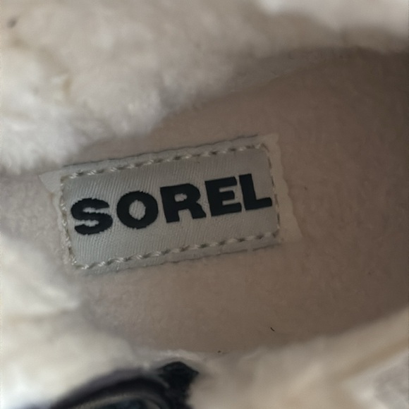 Sorel Kinetic Short Boots in Black Suede - Picture 11 of 16